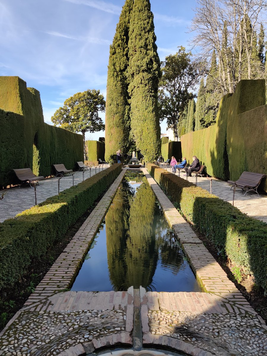 This one pula is Generalife, or Jannat al Arif, is the summer palace for the rulers.Looking at this buildings & imagine how they lived during that time. Just wonderful.The summer palace was used as a retreat for the rulers, they can observe Alhambra from here.