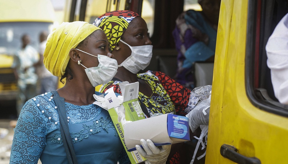 EdpRenewables's tweet photo. #EDPR, #SolarWorks! & @rensourceenergy are contributing to end the pandemic by 👇
☀️donating 35 solar power systems with sewing machines + portable radios to 🇲🇿;
😷supplying personal protective equipment and hygiene materials to #Rensource offices, markets & hospitals in 🇳🇬. https://t.co/l0tCEHxpVo