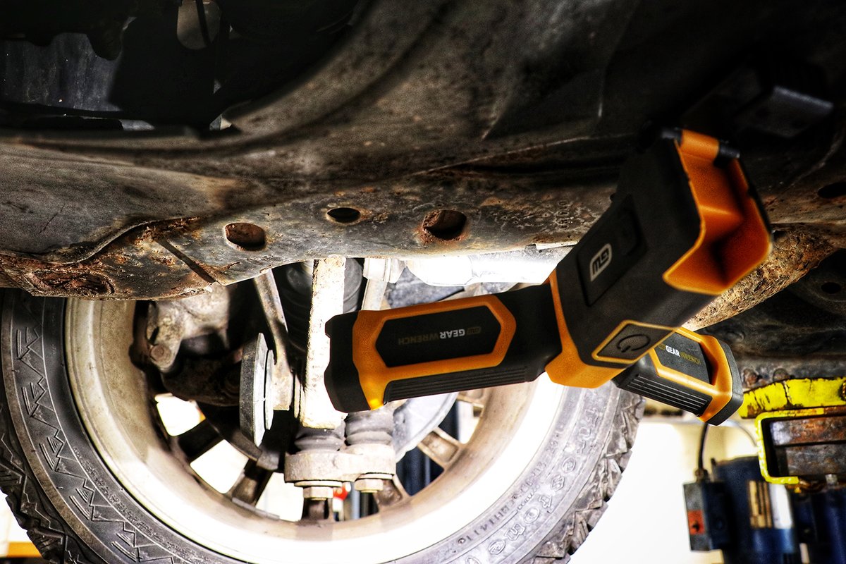 gearwrench's tweet photo. The WING LIGHT, with rechargeable lithium ion battery and indicator provides up to 4 hours of run time [83351] https://t.co/w8hUunK7cp #GEARWRENCH #ForgeAhead #WINGLIGHT https://t.co/MT83bqc04h