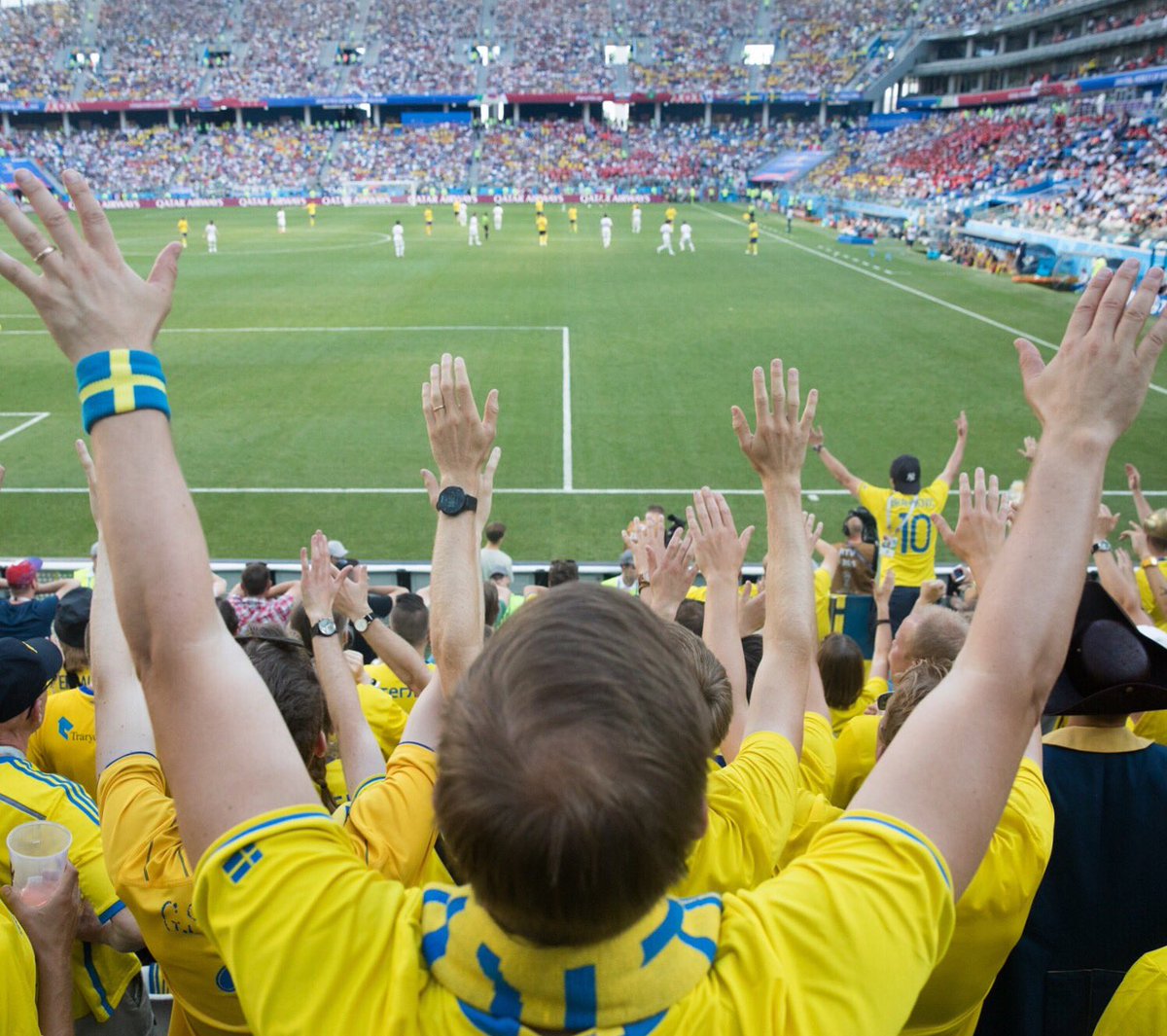 FutbolFandom's tweet photo. Swede fans cheer on their team against Korea in the 2018 World Cup. #2018worldcup #2018worldcuprussia #2018fifaworldcup #fifaworldcup #soccerfans #futbolfans #soccerlife #soccerislife #soccerfan #sweden https://t.co/6Y2GleoZhH