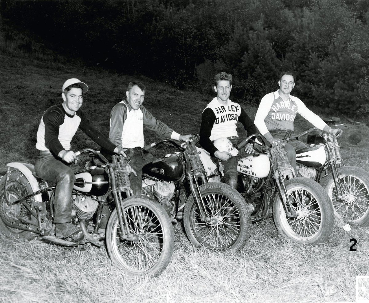 SantaClaritaHD's tweet photo. Bunch of Hooligans right there... #harleyhooligans https://t.co/mfBEPkE0Ol