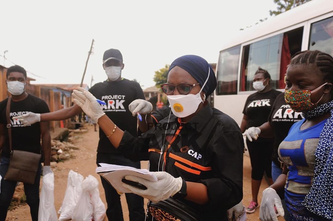 incubatorafrica's tweet photo. The Egbeda community have now experienced the love + care of @theprojectark, thanks to the sponsorship of + collaboration with @CAP_PLC.
Over 1,000 vulnerable families were supported during this latest outreach β₯οΈ
#IncubatorAfrica
#TheProjectArk
#CAPPlc
#CAPCares
#Egbeda https://t.co/CVcApZaCuN