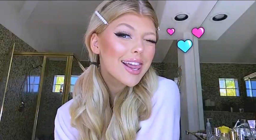 freakdollface's tweet photo. CAKE MUSIC VIDEO OUT NOW ❤😍
This video is so cute 😇 I LOVE YOU ANGEL @iamlorengray
#CakeOut https://t.co/ZSVM2QNG2c