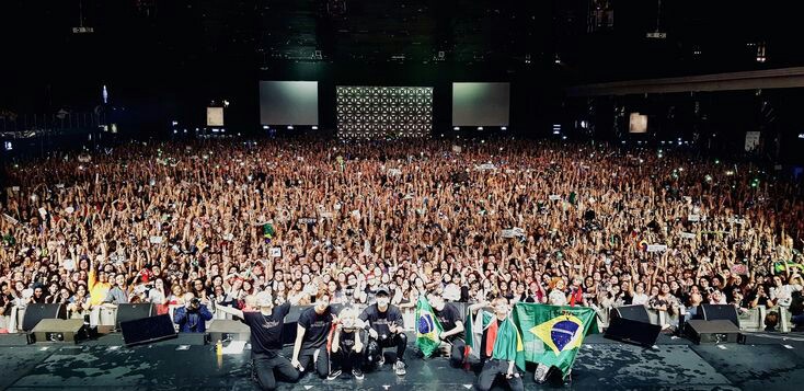 thaIMonbebe_'s tweet photo. 5 anos de debut, mas entre esses 5, 1 e 8 meses eu passei com vcs. Queria ter acompanhado desde o começo. Mas durante esse tempo cm mbb foram momentos de felicidade, tristeza, luta e conquistas q fizeram os laços entre grupo/fandom ser um dos mais fortes
#5YearsWithMONSTAX7 https://t.co/dxQGzT1XMj