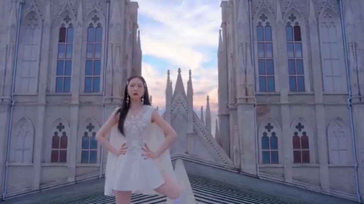 JessiHo_TR's tweet photo. 📌[130520]
Dün "Jungle" ile geri dönüş yapan BVNDIT gurubunun MV'de geçen mekanlarının "WDB" MV'sindeki mekanlarla aynı olması ve bazı benzerliklerin olması hayranların gözünden kaçmadı.
~
Siz ne düşünüyorsunuz? https://t.co/G5A4JhfJum