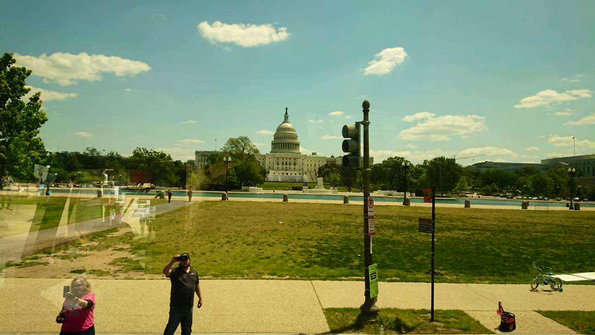 PeoriaCharter's tweet photo. The view from our motorcoaches at the #rollingforawareness Rally in DC right now! #BusesMoveAmerica #motorcoachesmoveamerica #r4a2020 #goIMG #SaveBuses https://t.co/sfTS1FYgds