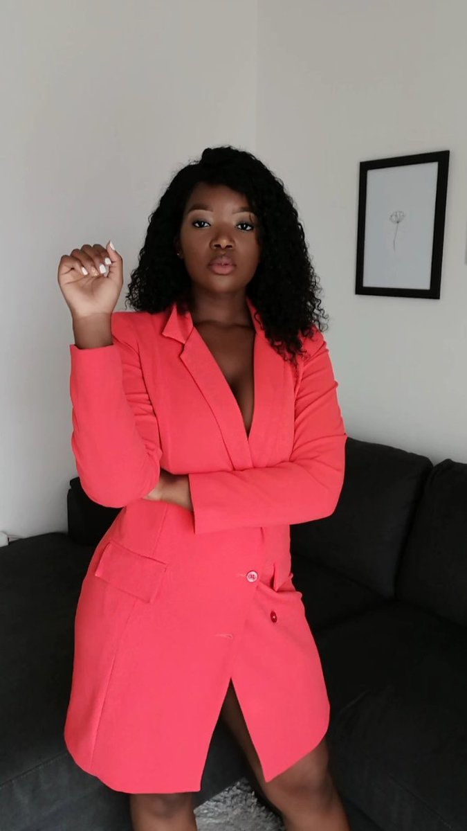 AfricaFactsZone's tweet photo. 25-year-old South African Lawyer, Sinenhlanhla Passcara Mthembu owns and manages her own law firm. She is the Founder and Director of Passcara and Partners Incorporated. https://t.co/2Za2jRUDIj