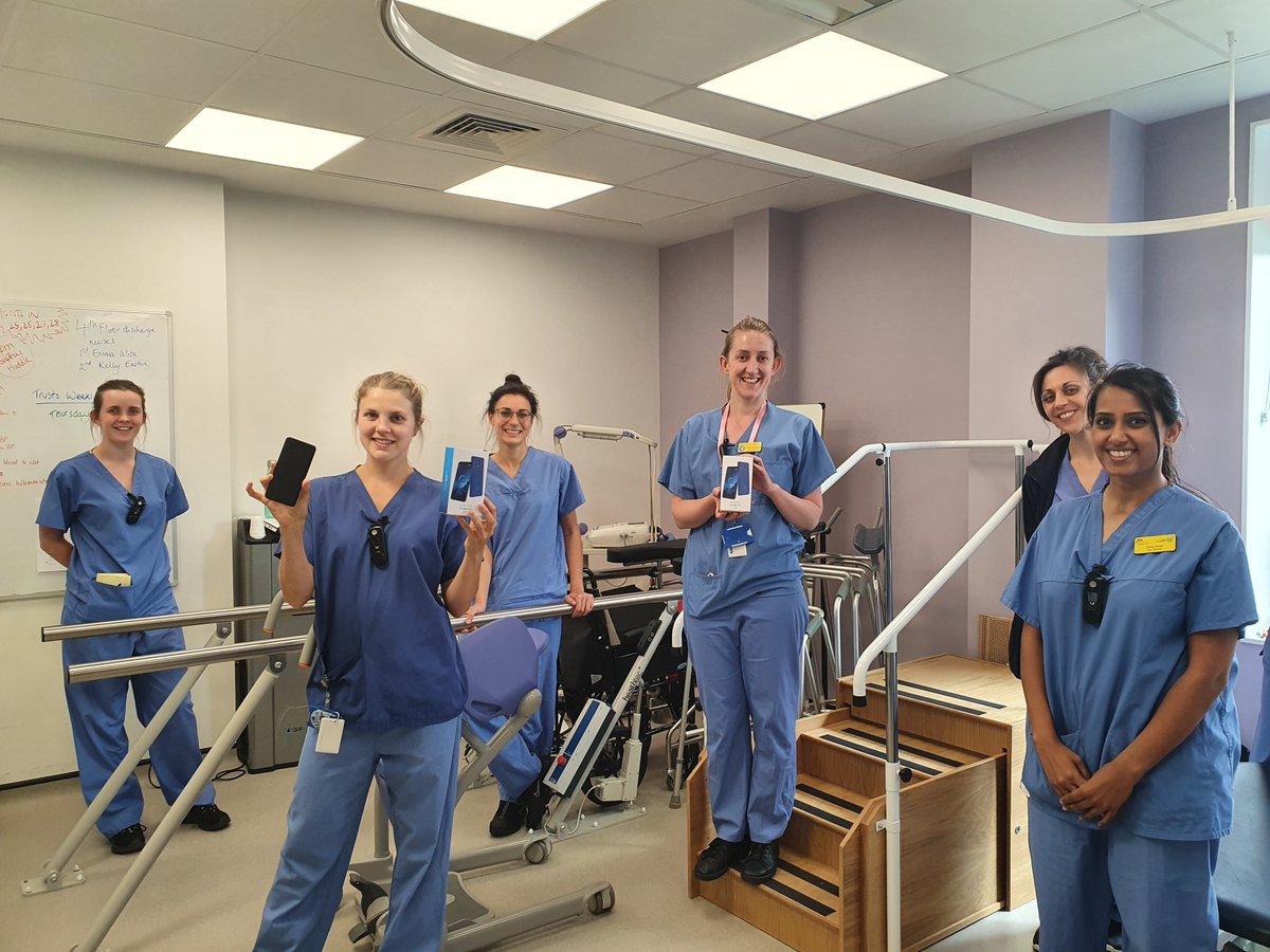 RNOHRIC's tweet photo. Day 2: delivering devices @RNOHnhs 2 help patients keep in touch with their families #virtualvisitors. Our @RnohTherapies team on respiratory ward (Covid) ready 2 help their patients. Thank you @help_force, @Alter_Agency ,@alcatelmobileuk @JacquiBarrett11 using #TabletsWithLove https://t.co/EBMkSvGsqw