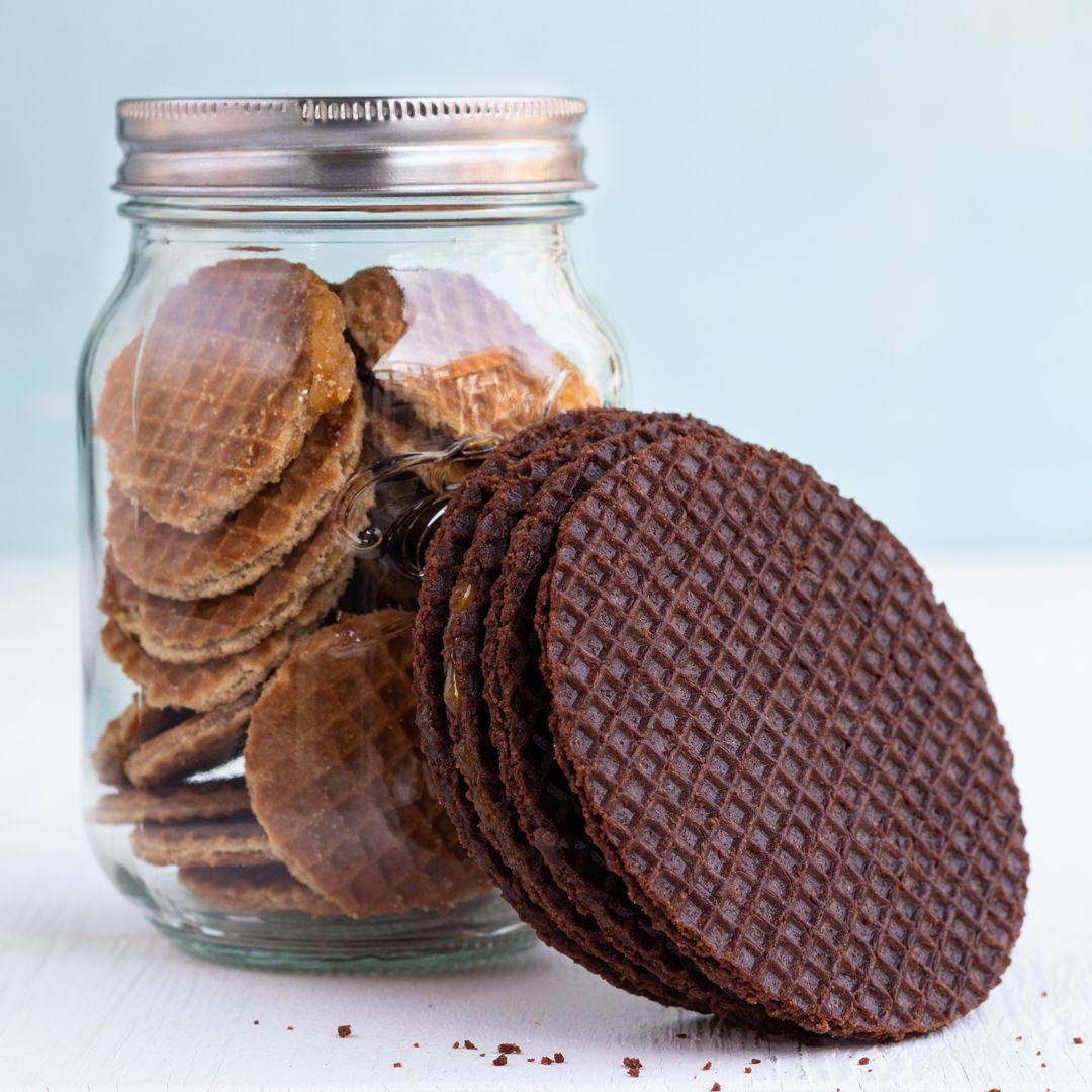 DaelmansUS's tweet photo. Enjoy some stroopwafels now and put some away for later, if you can!
#Daelmans #stroopwafel #stroopwafels #mini #jumbo #caramel #chocolate #AuthenticDutch https://t.co/hOVeflH1Ze