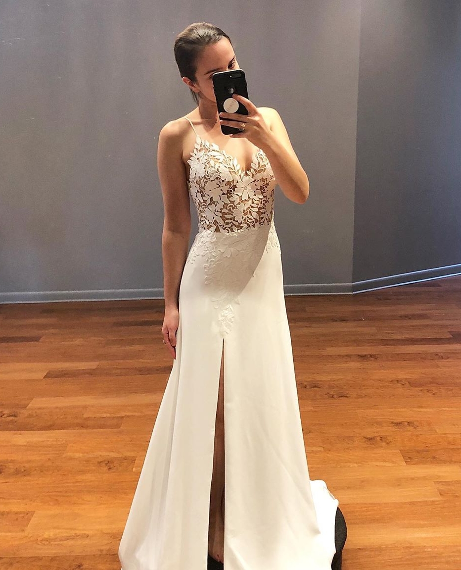 MikaellaBridal's tweet photo. When classy meets sexy ❤️#Style2208 features Guipure Lace appliqués over the waist that extend down to the side slit 🙌
.
.
🛍️|📷: @vows_bridepower
.
.
https://t.co/KviT9XghFd
.
.
#mikaellabridal #mikaellabride #bridegown https://t.co/ntvScUcQk5