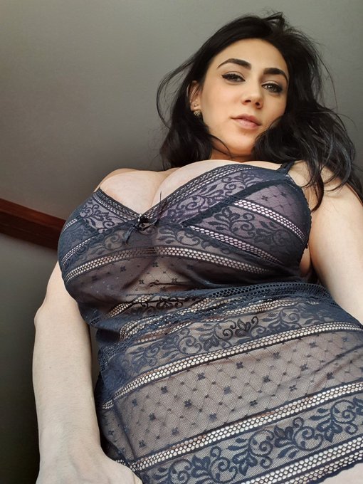 Wanna see more?💖  https://t.co/rSpbMmRkek https://t.co/qKGHOjIKrV