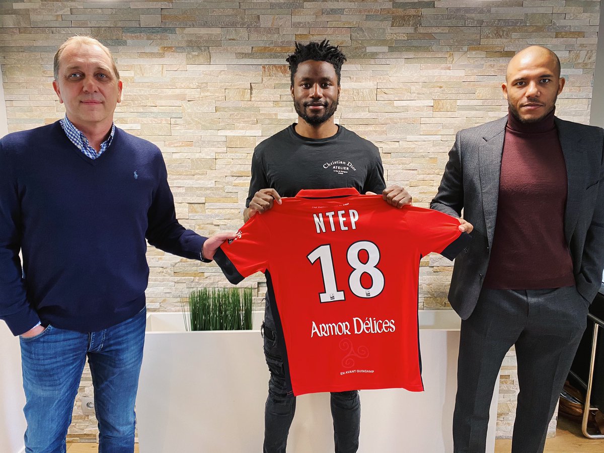 PGNtep's tweet photo. "Tu sais que tu es sur le bon chemin lorsque regarder en arrière ne t'intéresse plus" merci @EAGuingamp pour la confiance 🤝 En avant toute 🏃🏾‍♂️💨💨 🔴⚫️ https://t.co/s0N9EfdbVG