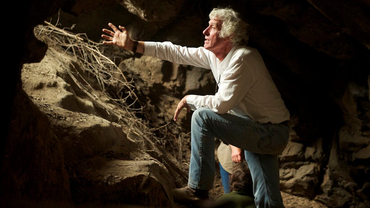 deakinsarchives's tweet photo. Episode 9 - Learning Lighting. 
James and Roger Deakins talk about lighting in this episode. Different styles of lighting, challenges in lighting and how to experiment to broaden your grasp on lighting (46 minutes):https://t.co/dMm4IttTnw

#RogerDeakins #JamesDeakins #TeamDeakins https://t.co/fzgJr4lTPu