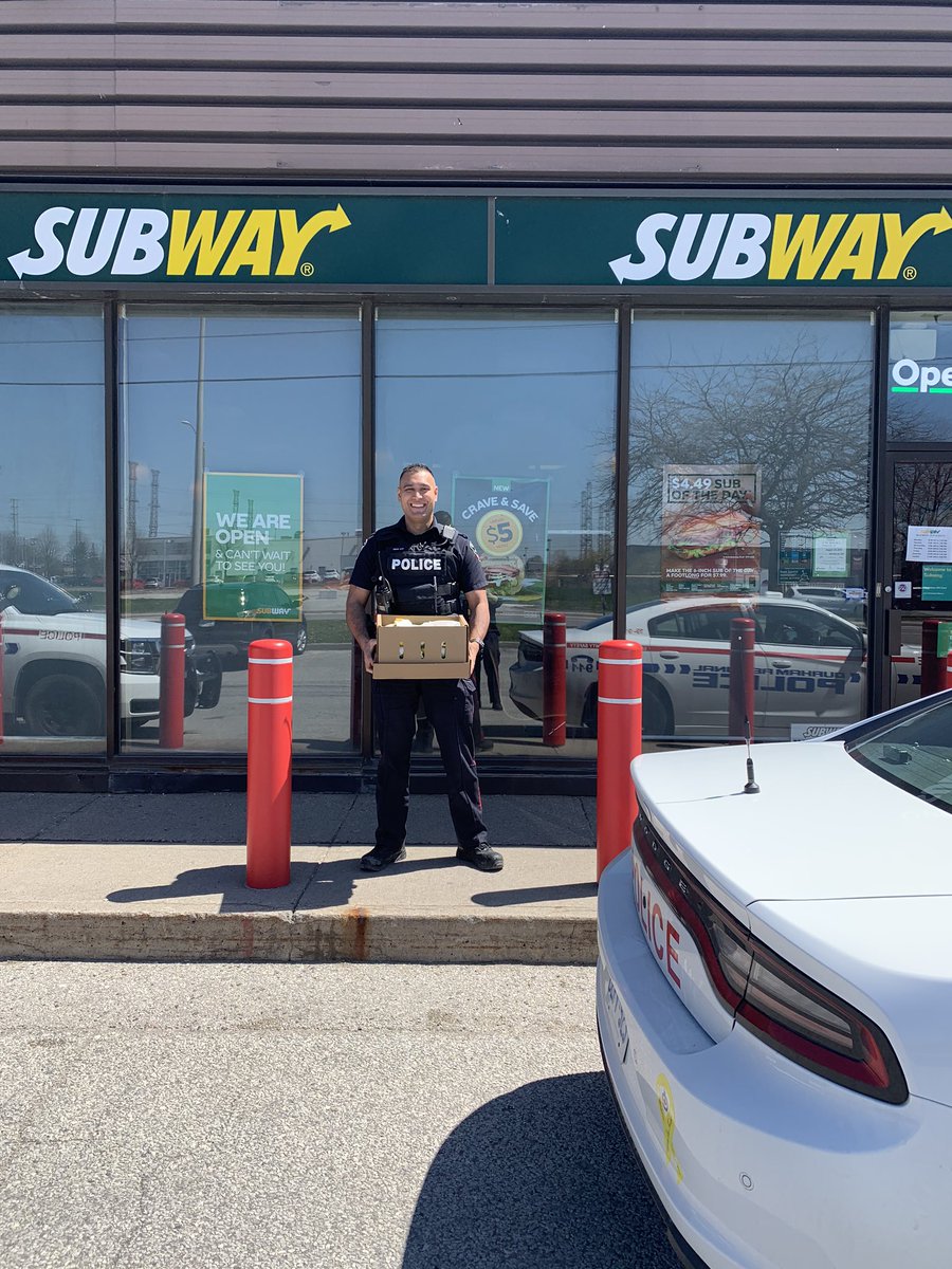 DRPSWestDiv's tweet photo. Thank you to the Raange Trang Group of Durham (RTGD) for donating subs to 19 division as a token of your gratitude on behalf of large Gujarati community of Durham region. Officers will definitely appreciate it! #Community #PoliceWeek #PoliceAppreciation #RTGD #GujaratiCommunity https://t.co/B1cSIHcVYm