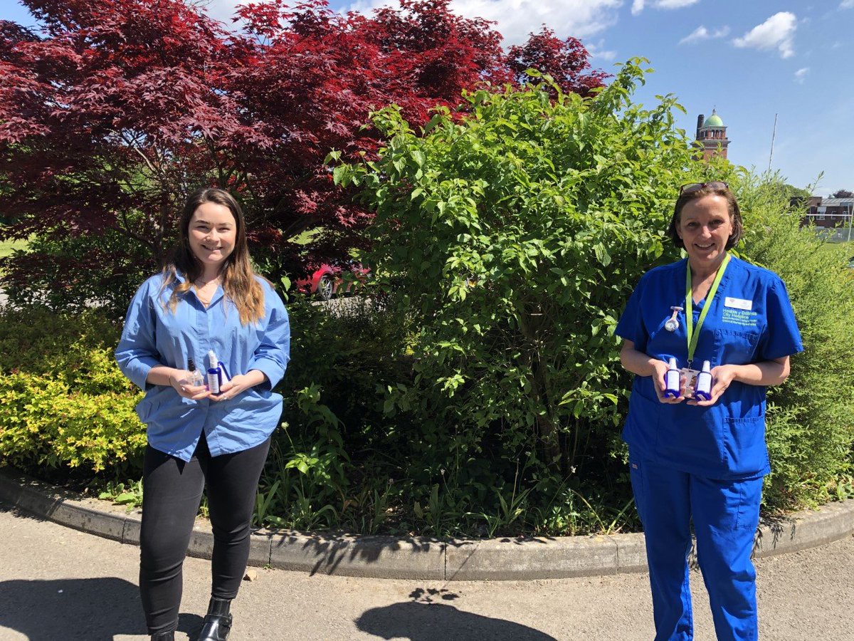 CityHospice's tweet photo. Many thanks to Angharad from Indoor Biotechnologies @InBioLtd who delivered a supply of complimentary #hand #Gel to us. These are perfect for our #Doctors and #nurses to pop in their pockets when they're out in the #community in #Cardiff caring for our patients. Thanks so much https://t.co/e6nAvhQ3Rc