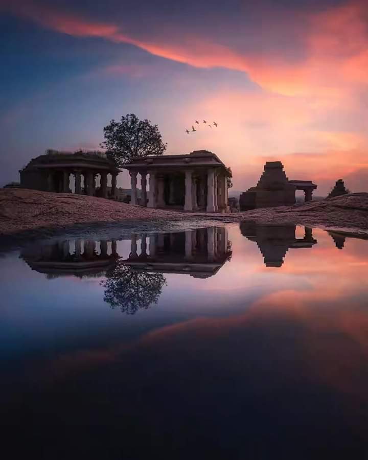 Hampi UNESCO World  #Heritage Site, The capital of Vijayanagara Empire 1500 AD is an open museum with 100+ locations to explore!500 ancient monuments, beautiful temples, busting street markets, captivating remains of Vijayanagar dynasy. The second largest city in World that era!!