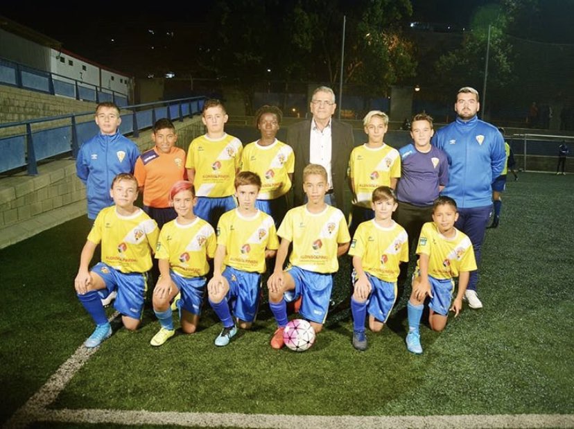 cecongres's tweet photo. |ALEVIN A🚀🔝|

TEMPORADON en mayúsculas, a la espera de la decisión que tiene en su mano la @fcf_cat  de concedernos el ascenso,que sería ascender a la 2n categoría de alevines de toda catalunya🔝

Felicidades chicos y CT!!🙌🏻

#elamarilloestademoda💛💙
#somfamilia https://t.co/Lx5LiD8Ar0