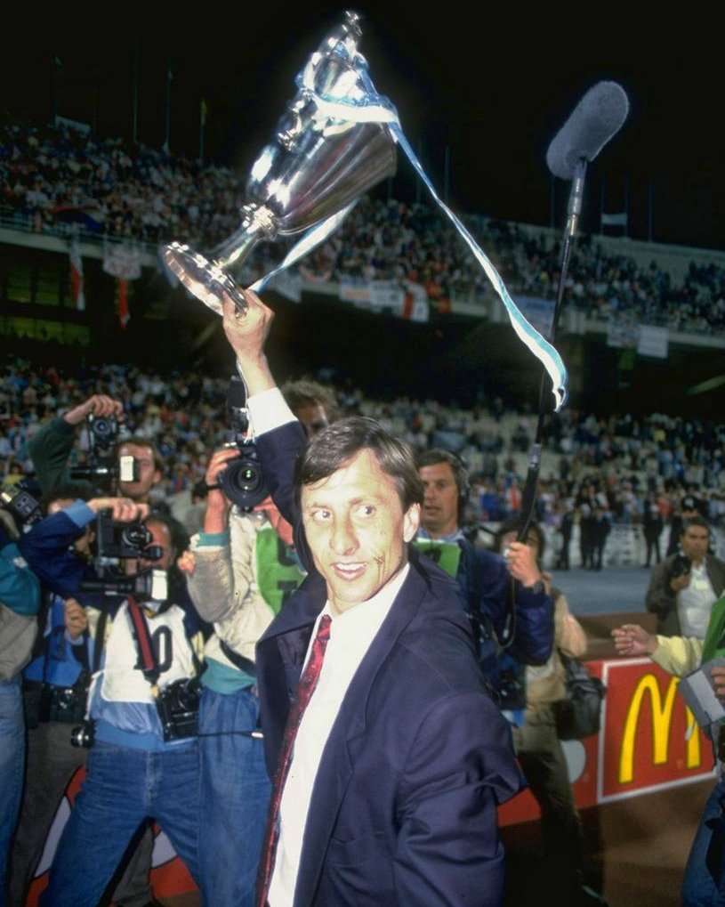 🏆 #OTD in 1987, Johan Cruyff won his first European trophy, as