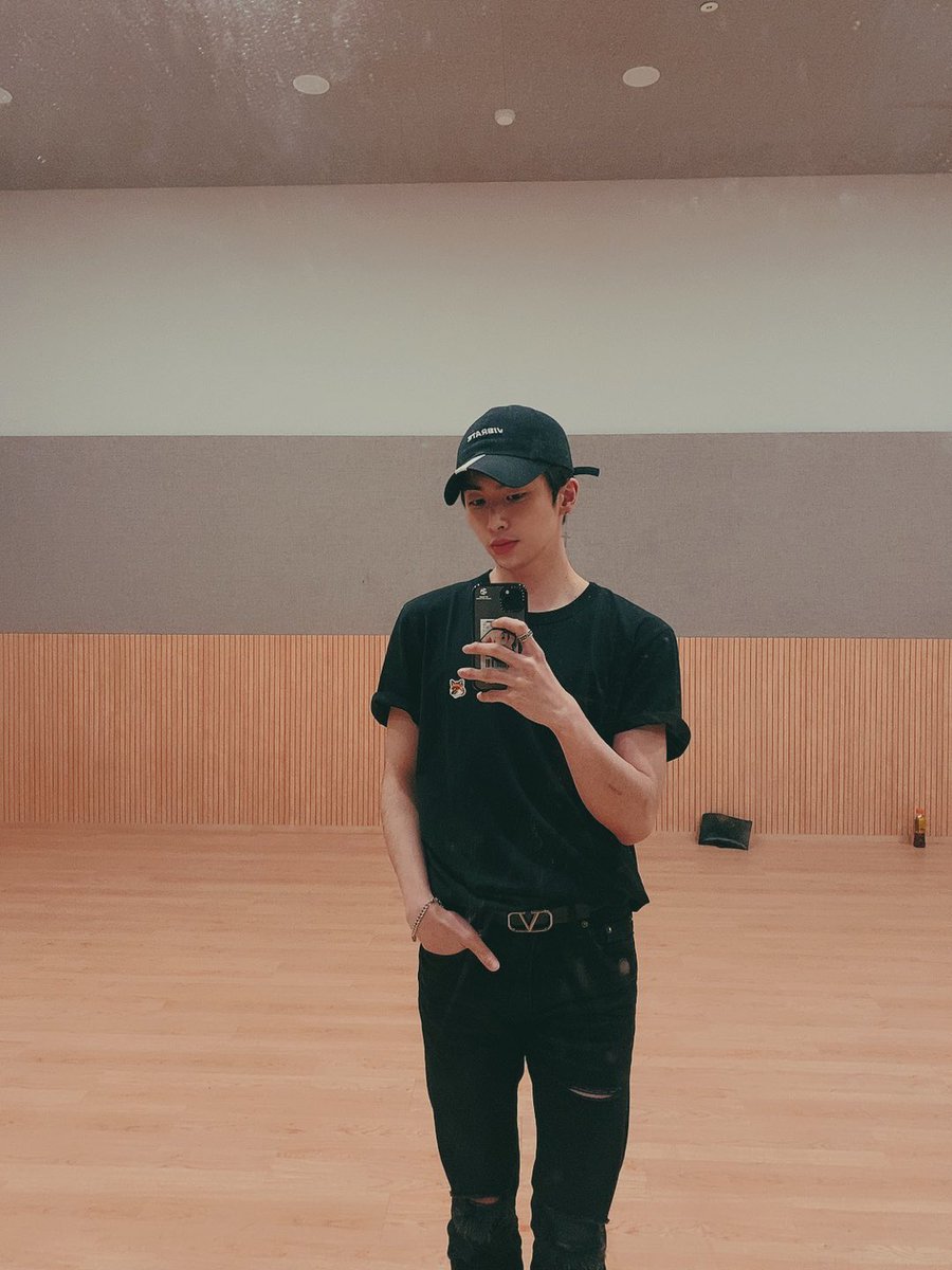 UP10TIONDiary's tweet photo. [TRANS] 200514 Update

Good Work💛🤗 #xiao 

trans: U10TDiary
https://t.co/b86sEPNFTH