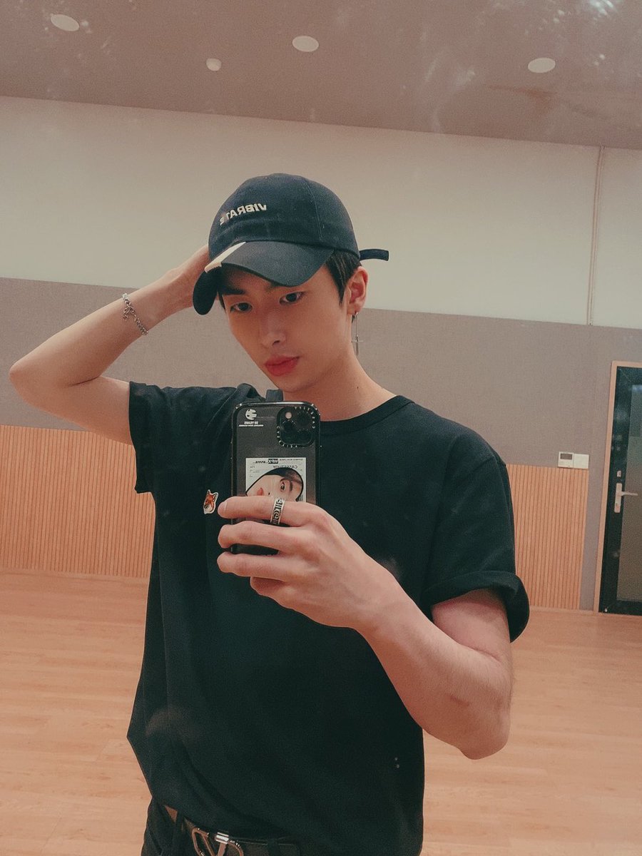 UP10TIONDiary's tweet photo. [TRANS] 200514 Update

Good Work💛🤗 #xiao 

trans: U10TDiary
https://t.co/b86sEPNFTH