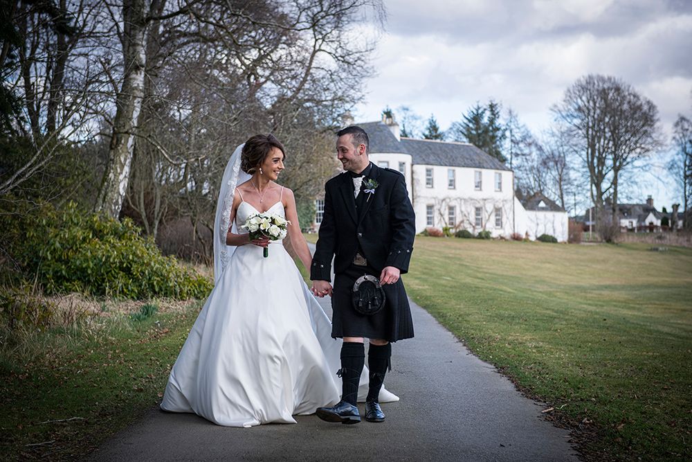 scotweddingmag's tweet photo. Shelley and John managed to get married in March just before lockdown, and had a gorgeous all-white wedding at Logie Country House >>> https://t.co/u1MZHky8pM https://t.co/VivMinYa8q