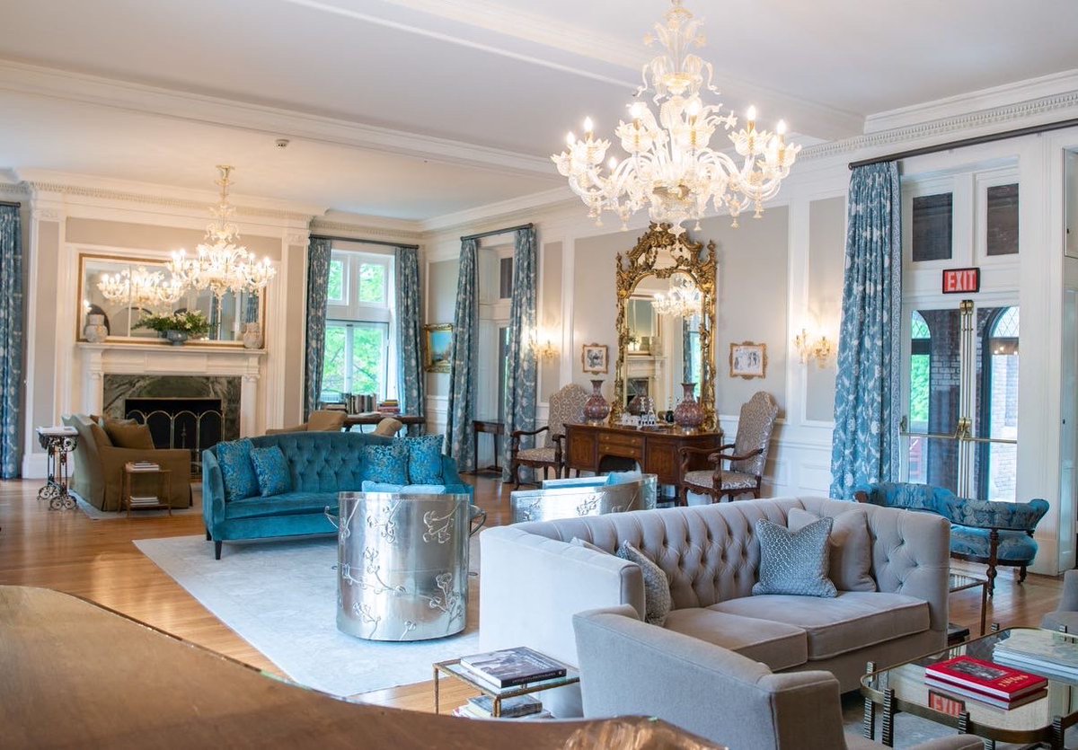 BlantyreResort's tweet photo. Step into #history and stay in #luxury! Built in 1902 by Robert &amp; Marie Paterson, ‘Blantyre’ is #Gaelic for “warm retreat”. The name was inspired by a township in #Ontario, named after the town of #Blantyre in #Glasgow, #Scotland. Learn more on our history tour during your stay! https://t.co/BKJjbMI2Pr