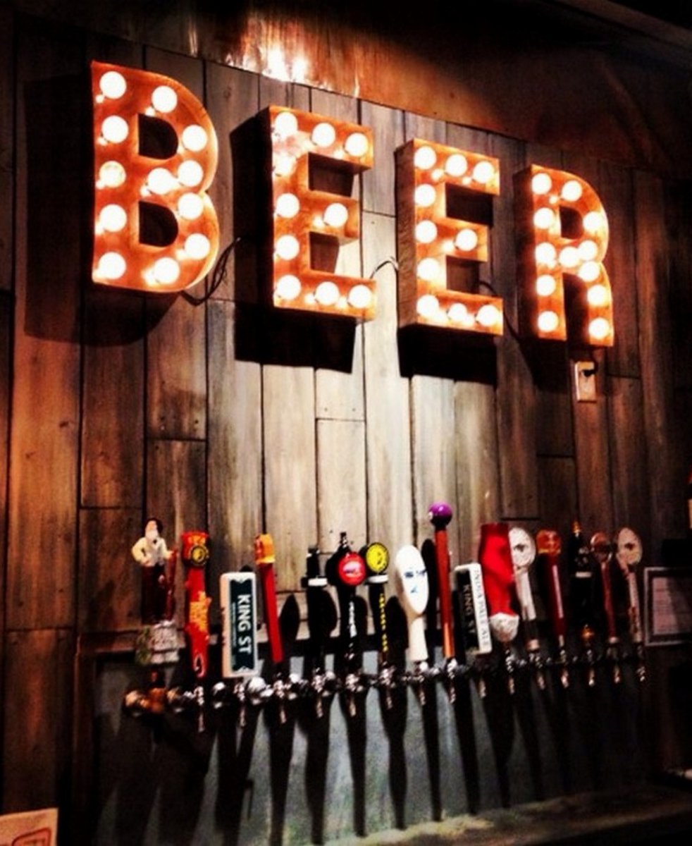 MusicInjections's tweet photo. It's Beer O'clock now! #HappyHour #Beeroclockshow #Beeroclock #Pizza #Beeroclocksomewhere #Musicinjections #Beeroclockyet #Beeroclocktime #Weekend #Beertime #Snacktime #AnyTymeBeer #Pizzatime @MusicInjections https://t.co/wfhGd9qcrC