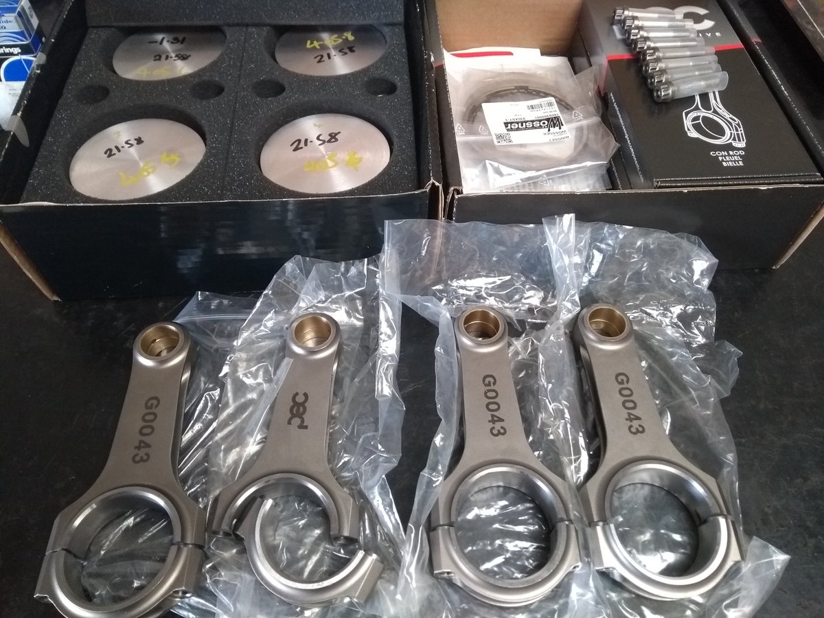 AndMidland's tweet photo. Its always nice when you get to the shiny bits 😁
#Escortrally #Pinto2.1 https://t.co/mKxnC4XIVV