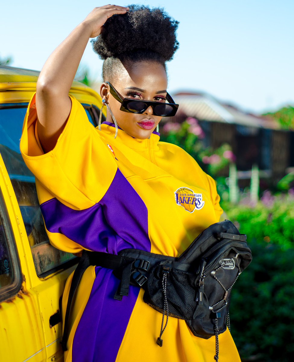 mrmajo_AF's tweet photo. Love on the streets 💛🖤 Welcome to #theMajos . Photo cred : @Rendani93 styled by : @vhuyie1 / @cottontradersrsa #steeetstyle #streetfashion #style #fashion #cottontradersrsa #photography #venda #creativeart #Mrmajo #Mrsmajo #lockdown #lockdownShoot https://t.co/yBpNZuFrzd