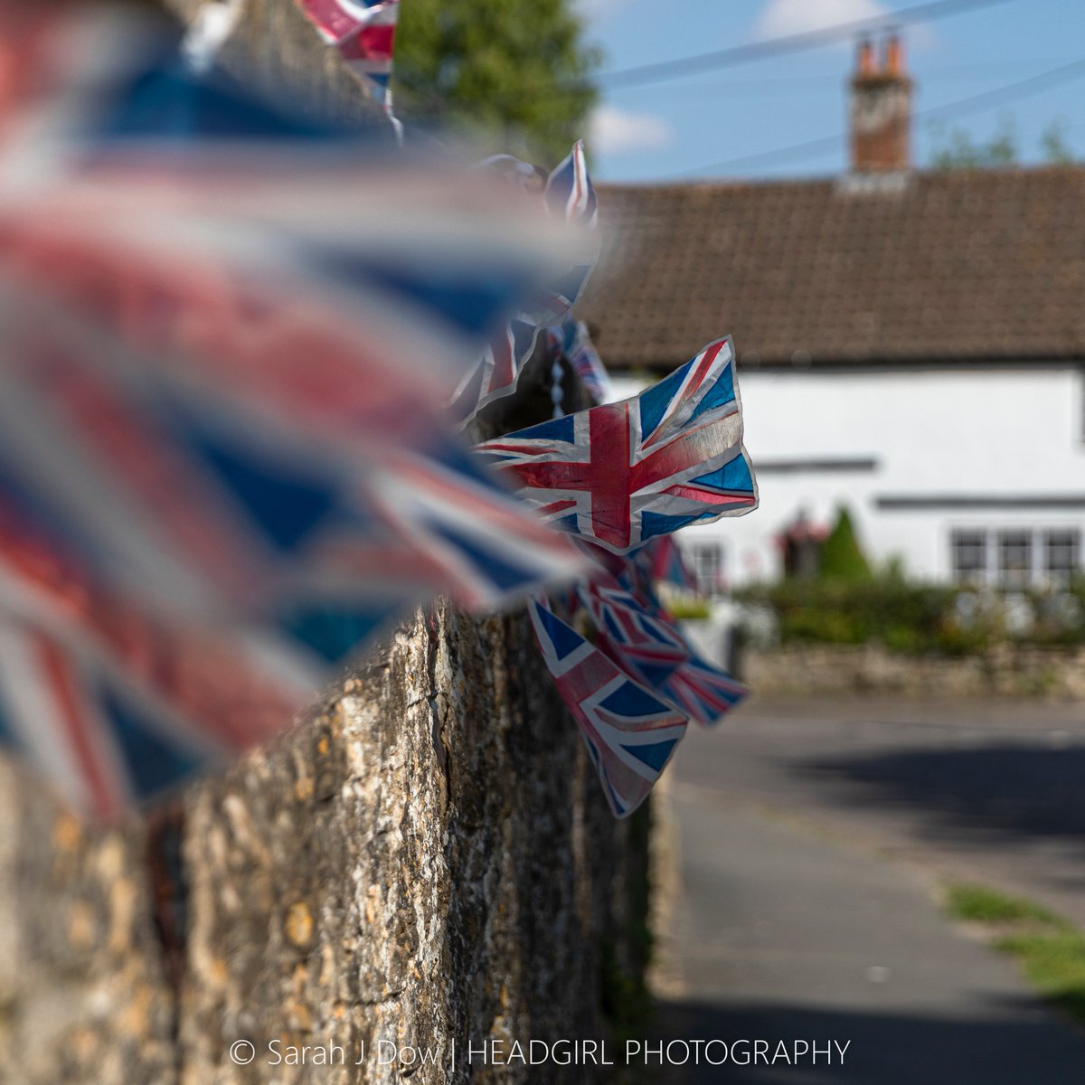 he4dgirl's tweet photo. VE Day was a quiet affair in our village - but the bunting was pretty! Gallery on the village website: https://t.co/0gJ3xOkPne #VEDay75 #VEDayAtHome #Keevillians #countrylife #villagelife #LifeInLockdown https://t.co/IkghroiOmq