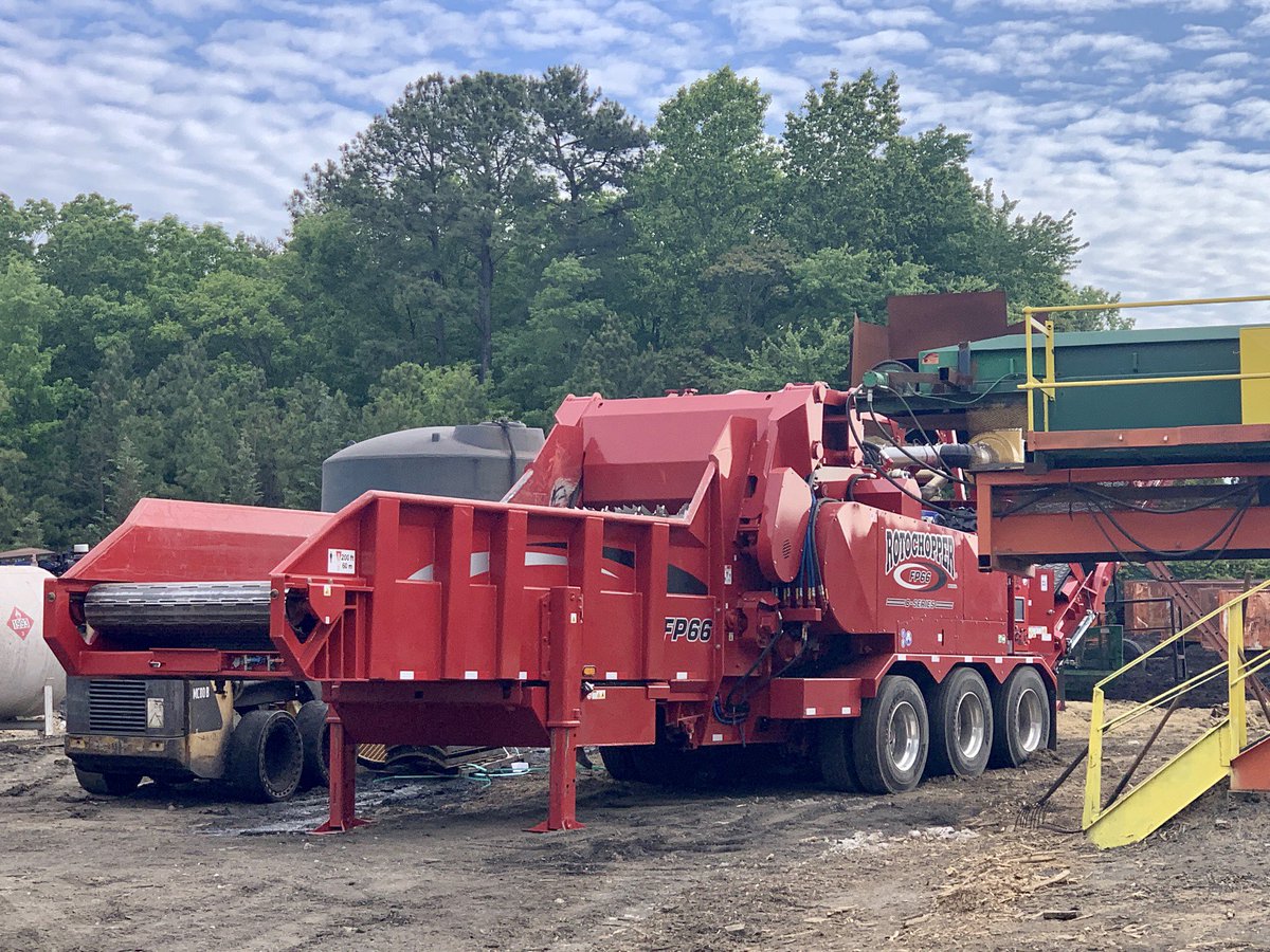 rotomidatlantic's tweet photo. Itβs delivery day! We are starting up an FP-66 in Virginia today. Stay tuned to see where else we are headed this week! #rotochopper #rotomidatlantic #horizontalgrinder #fp66 https://t.co/49TUjpUExW