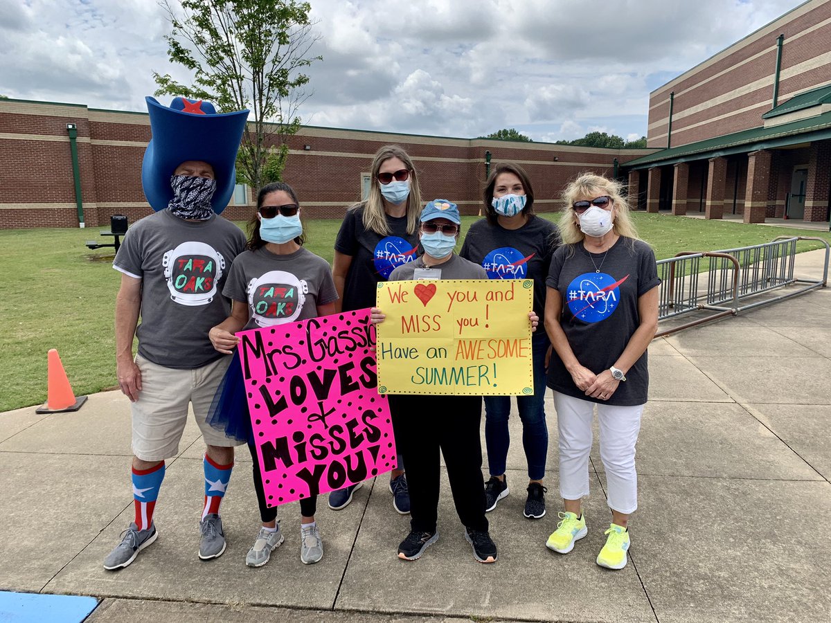 TaraOaks_ES's tweet photo. Could we just do this all summer?! We love seeing our lil’ tigers!!!! https://t.co/PXAApjHPzx