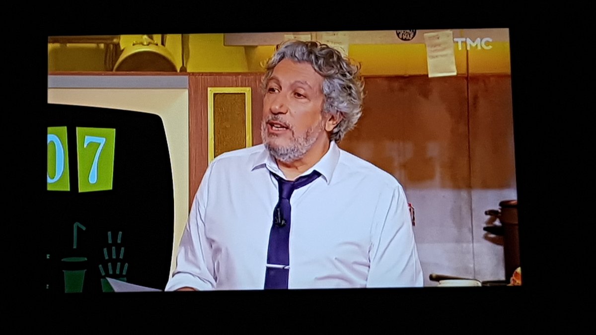VanessaLaime's tweet photo. Je sais, tout le monde s'en fout mais... que j'aime Alain Chabat et son rire de gosse !!!! 
 @BurgerQuizOff https://t.co/tR7VGXwDNf