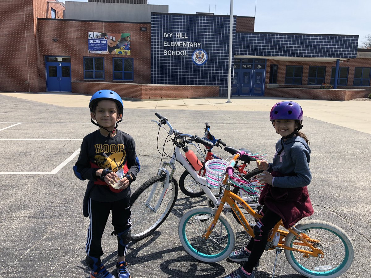 NaureenF's tweet photo. Snack time at Ivy Hill  :)  @KnutsonClass @mrstazi1 https://t.co/4jZJGEHVto