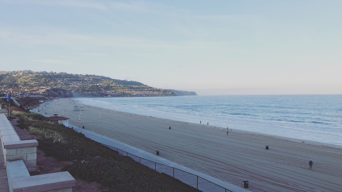 VillageRunner's tweet photo. A sight for sore eyes. We are excited to see y’all running out here once again!
#VillageRunner #beachisopen #redondobeach #rivieravillage #runredondo #manhattanbeach #runmanhattan #southbay #runningshoesandoceanviews #runningstore #runningexperts #takeourknowledgeandrunwithit https://t.co/9gLnKO5YhJ