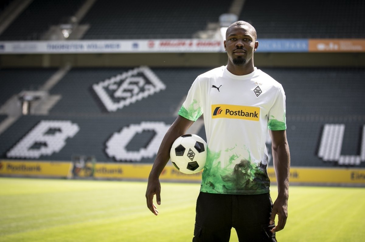 His current market value is €22.50 million and his current contract with Borussia Mönchengladbach expires on 30th June 2023.