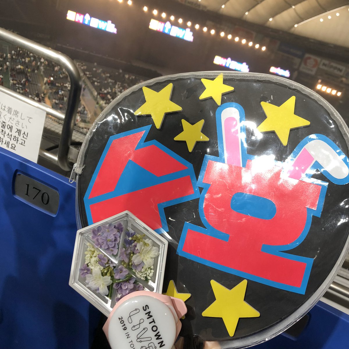 9401_muru's tweet photo. 「待ってる時間も幸せだった」
   기다리고있는 시간도 행복했다.

EXOにはあなたが必要
今日から除隊するまで
毎日あなたを思いながら
帰りを待ちます
再来年また会いましょう

毎日幸せでいてください
사랑합니다♡

 #준면아_영원이란게있다면_우리얘기일거야
#SUHO #수호 #김준면 #exo #weareone https://t.co/su9VsZBQ3j