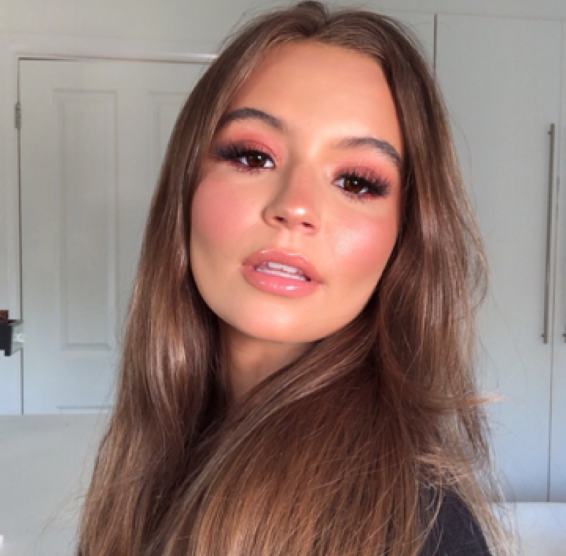 Embryolisse_UK's tweet photo. We’re peachy keen for this look @makeupbydannib.
What colour combo are you loving to experiment with now?
Skin prep, #EmbryolisseUK. https://t.co/VHPLxtILmQ