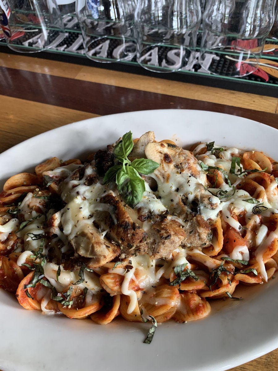 tmtdecatur's tweet photo. Family meal tonight, pasta orecchiette with grilled chicken and large tossed salad. Enough food to feed 4 #dinner #decatureats https://t.co/3am3gh5lGy