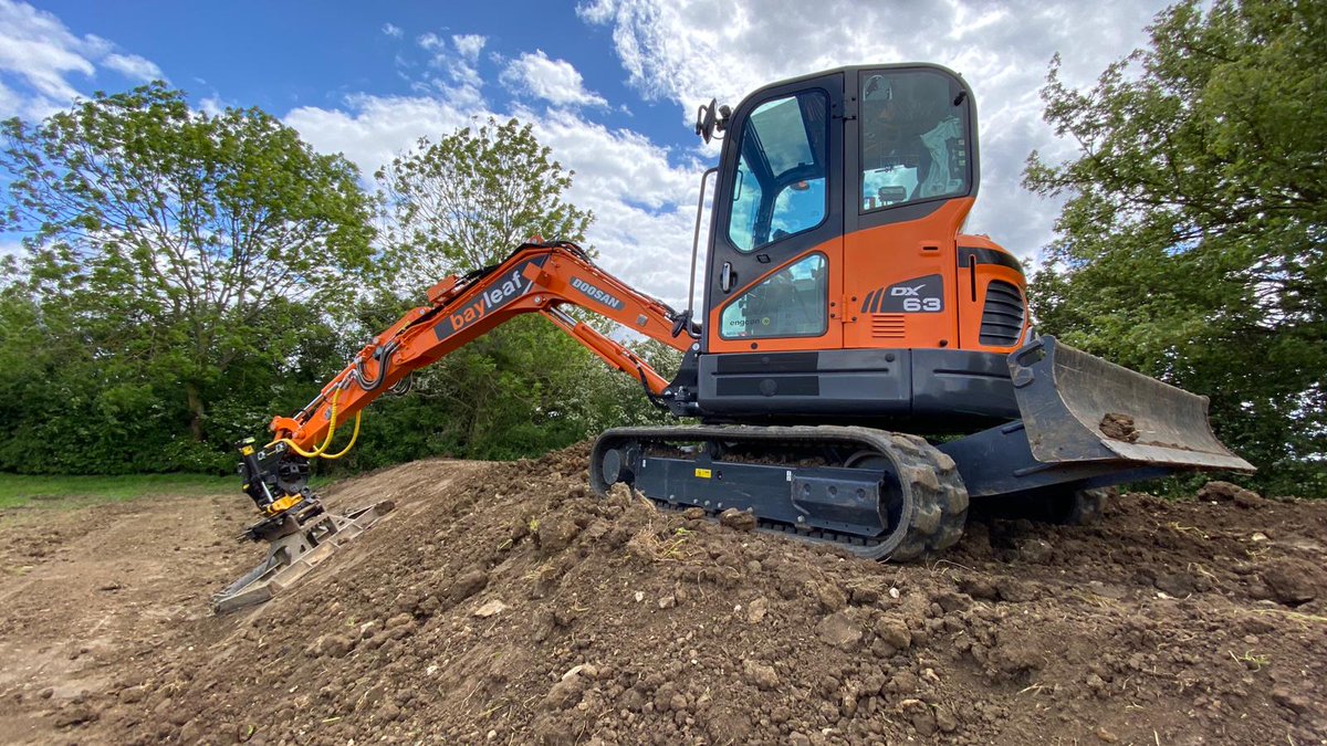 engcon_uk's tweet photo. Whatever the angle we've got you covered. The engcon tiltrotator and grading beam, the perfect partners for your excavator.ππͺπΈπͺπ°π· @DoosanEquipment @bayleaf1 @loopman #Engcon #Tiltrotator #EC206 #DC2 #ECOil #GradingBeam #Doosan #DX63 https://t.co/d0jhqqgcje