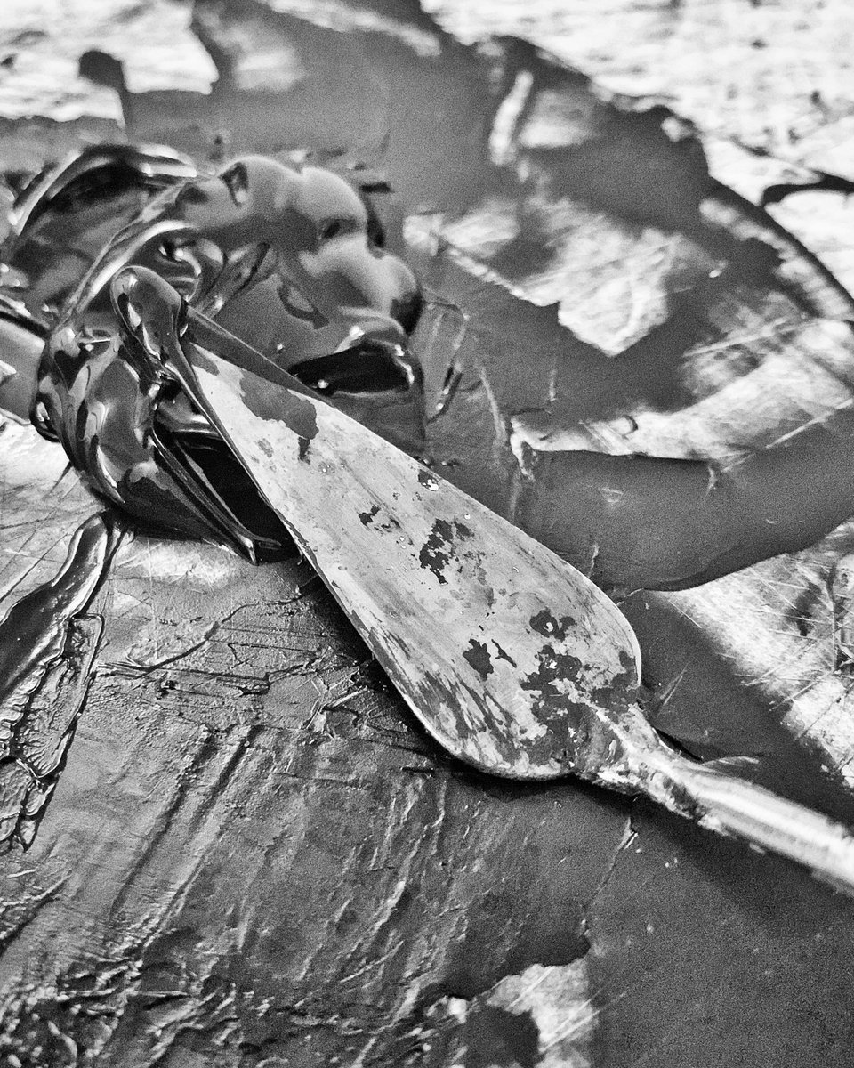 Palette Knife
.
#paletteknife #paletteknifepainting #art #fineart #artist #blackandwhite #photo #photography #painting #paint #artstudio #artiststudio #artisttools #solitude #isolation #painter #creative #create #artists #illustratedprosody #workfromhome