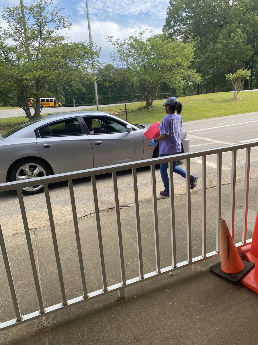 AndieSpradling's tweet photo. Thank you @AL_DECE for providing awesome learning bags to our Prek kids for @pleasantgrovees @BornReadyOrg 
@JEFCOED @ALSRA #prek4al #bornready https://t.co/7D2qhSUDNz