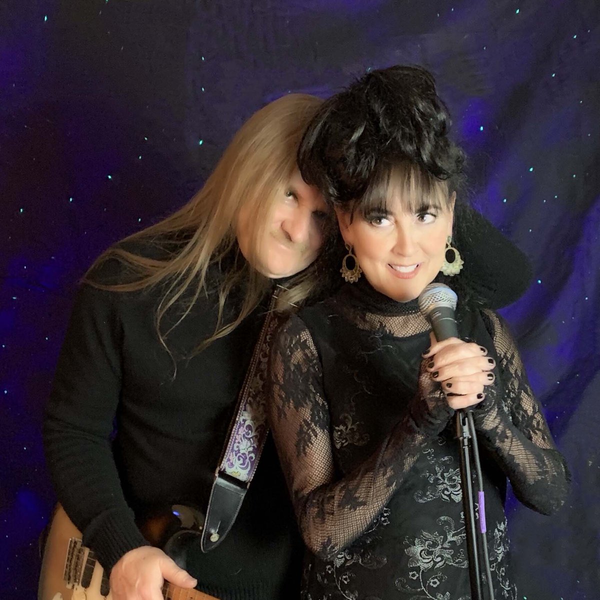 _ButterflyMusic's tweet photo. Random People: How did you meet? Us: We met in a bar. Random People: 😳 #musicianlife #barsinger #barband #howwemet #dontjudge #findingbutterfliesmusic 🦋🎶 https://t.co/52HAFmaC2U