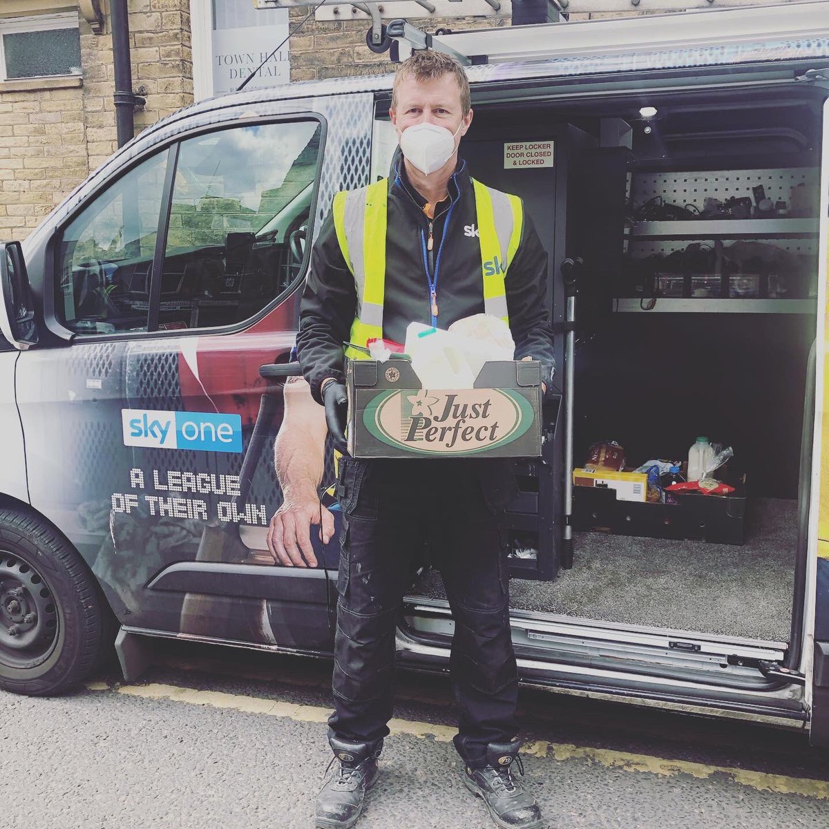 Focus4Hope's tweet photo. 33 food parcels &amp; 2 prescriptions delivered today. Thank you to volunteers from @skytv N6-08 team.
We’re helping another lady move out of the women’s refuge into a new home.
Supported by @CalderdaleFound &amp; @RastrickMillion 
#calderdalecommunityresponse 💙 https://t.co/EzxSsAlDsk