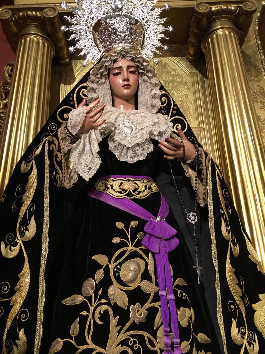 Hdad_SanRoque's tweet photo. 📸 Ntra. Sra. de Gracia y Esperanza vestida de luto por las víctimas del COVID19, luce en su cintura el fajín del Beato Marcelo Spínola. https://t.co/iL5QMbmd0T