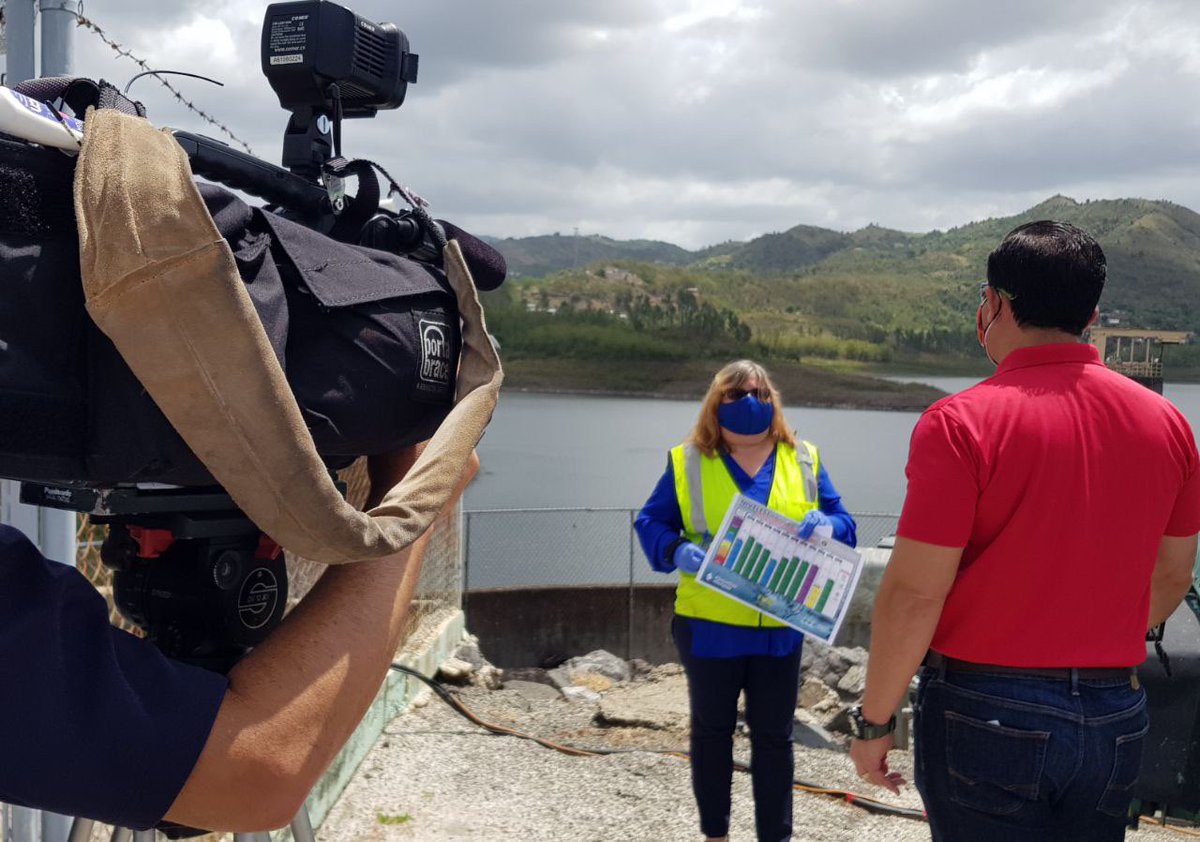 AcueductosPR's tweet photo. [Ahora] Directora Ejecutiva de la #RegiónSur #CherrylOrtiz en entrevista con @waltersotoleon para @TelenoticiasPR donde informa sobre nivel del embalse #ToaVaca https://t.co/Gln1JgBYkF