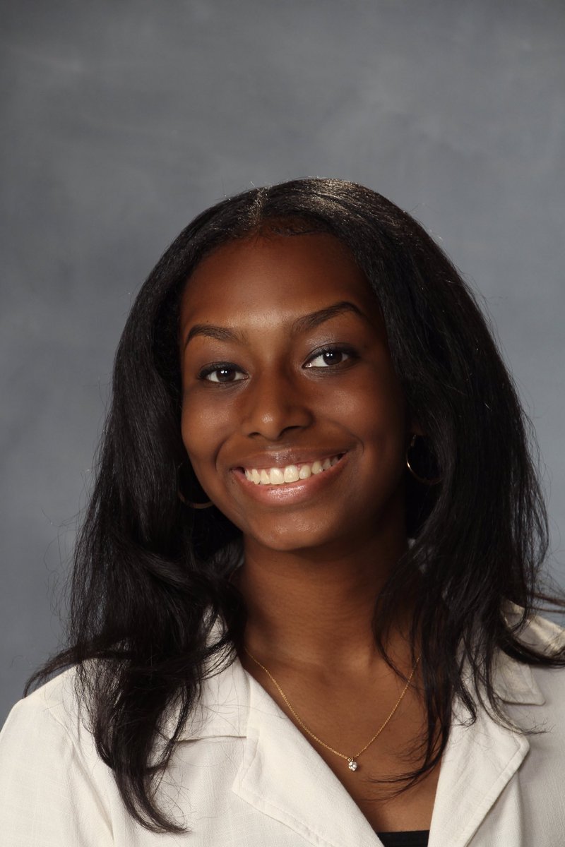 MacTrackAttack's tweet image. Senior Spotlight💡Nia Russell has run T&amp;amp;F all 4 years at McAuley!Her favorite memory was going to the State Meet seeing some of the best athletes in Illinois compete!In the fall,Nia will attend North Carolina A&amp;amp;T University where she’ll major in psych on a premed track.Good luck!