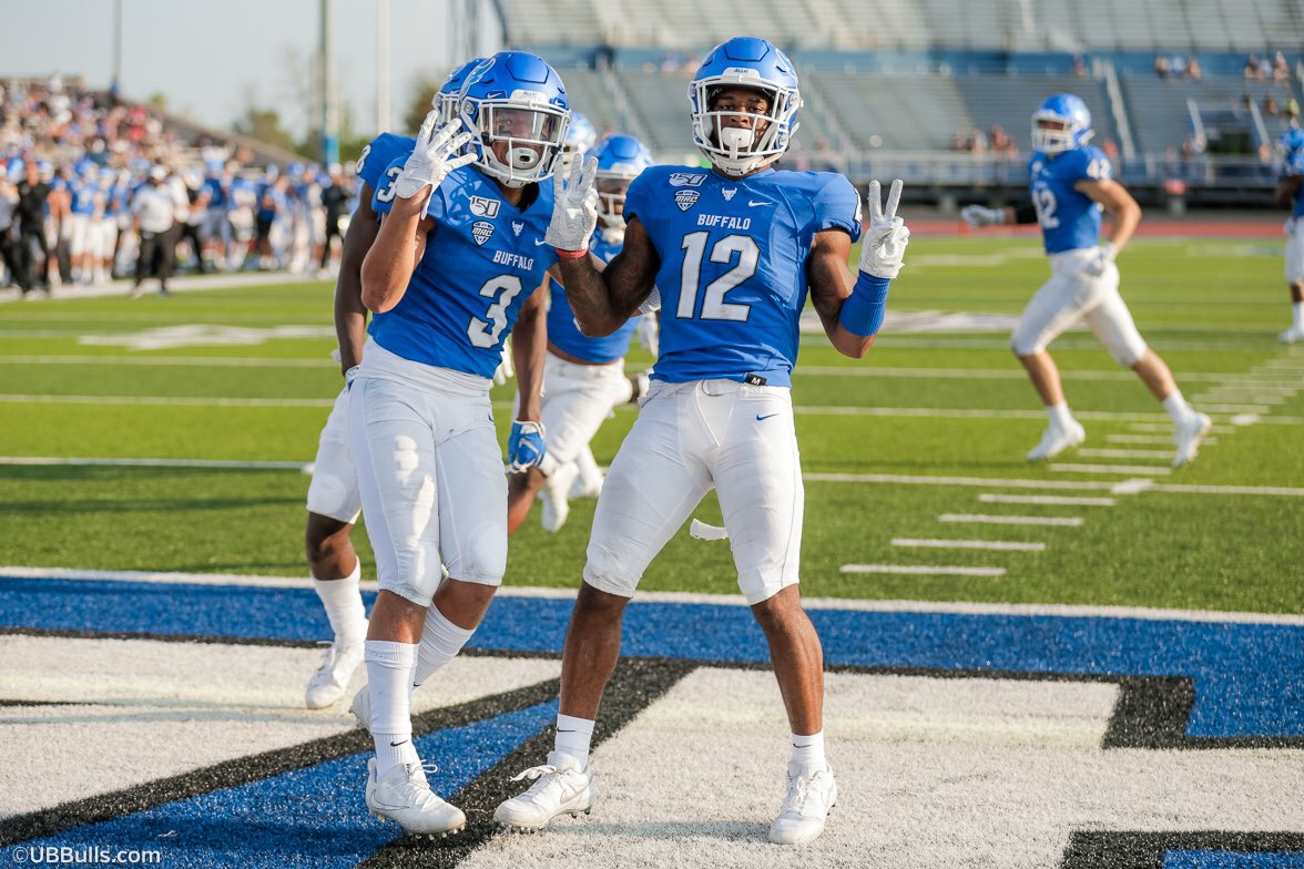 ZamorIsmael's tweet photo. Blessed and thankful to receive an offer from the University of Buffalo 🐃🔵 . @Coach_Matos @UBFootball 
#UBHornsup https://t.co/HTiQj7jNtA