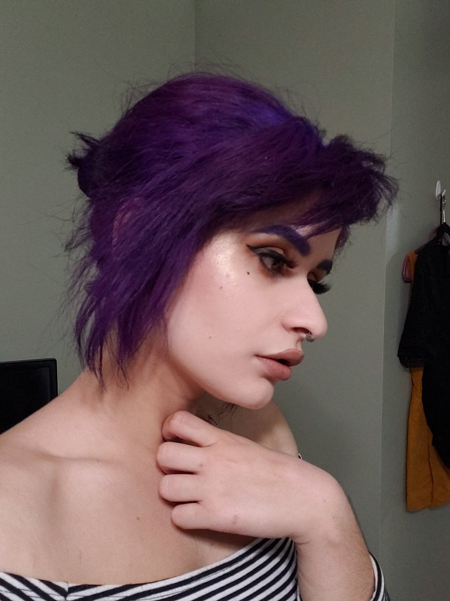 From August to November it ranged from deep uv purple to the berry jam color. This was also a really dark period in my life something really truamatic happened and it took me until November to come to terms with it all.