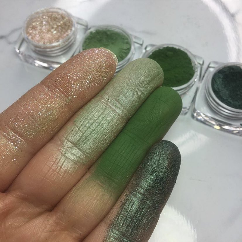 Pink or green? 🌈